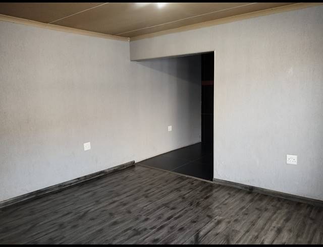 3 BEDROOM HOUSE FOR SALE IN SEBOKENG ZONE 17